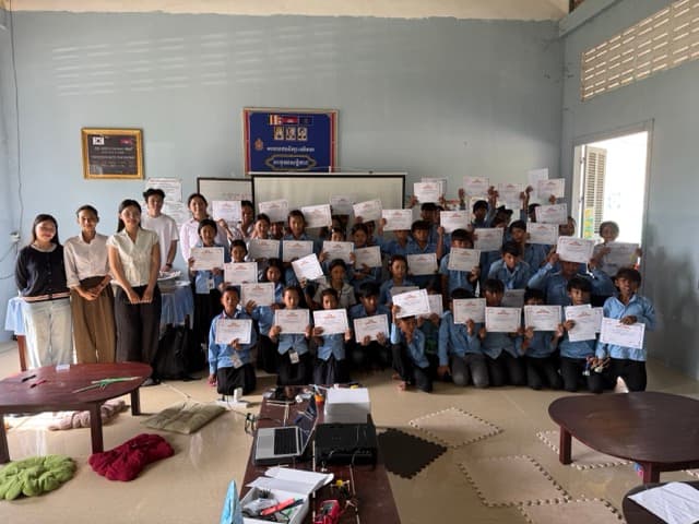 Students at a ByteLab workshop